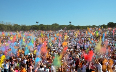 Explosió de color al Holi de Sabadell | David Bisbal